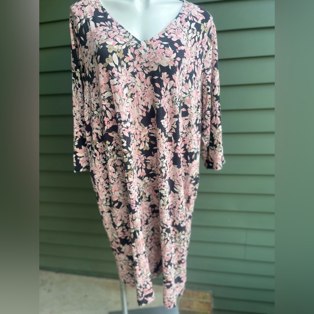 VERY PRETTY PINK & BLACK J Jill Floral V-Neck Dress
